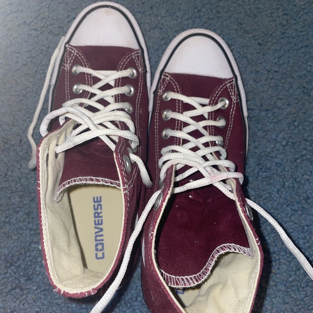 Maroon Converse Womens Size 9 - Gently Worn